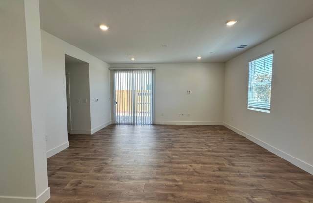 BRAND NEW 4 Bed 2.5 Bath w/ Solar!! Gallery 4