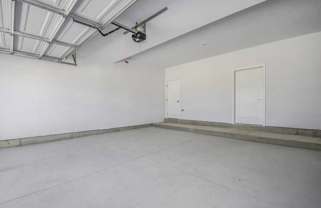 3479 Nina Ave Gallery 3