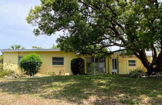 Winter Park 3 Bed, 2 Bath Home in Eastbrook – Utilities Included! Spacious Yard  Screened Patio photos photos
