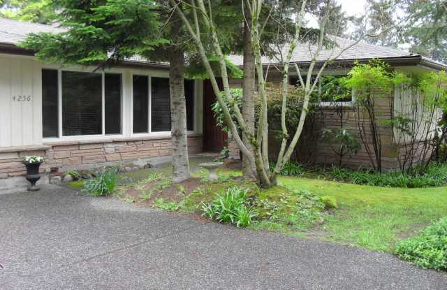 Beautifully Refinished 4BR 2BA Home on Large Corner Lot on Mercer Island photos photos