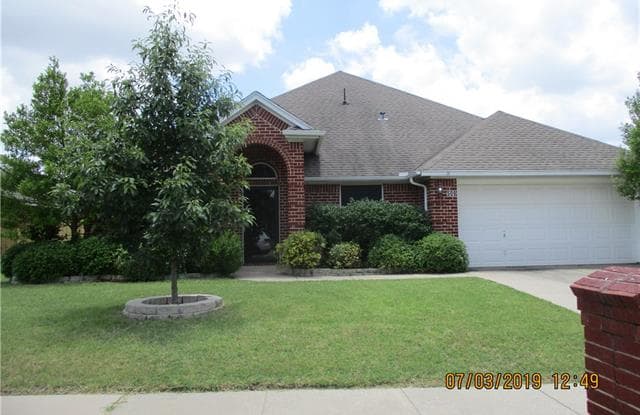 509 Surry Court - 509 Surry Court, Saginaw, TX 76179