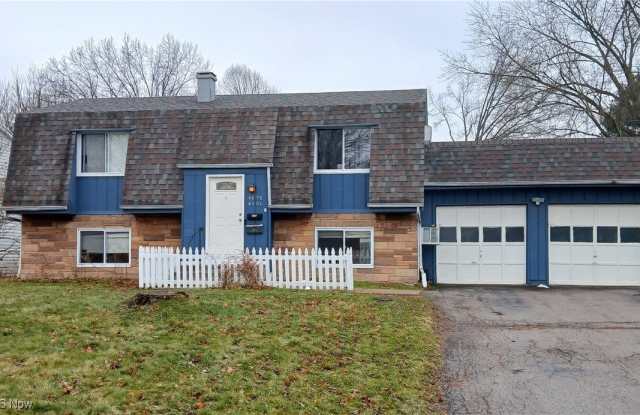 4498 Washington Square Drive photos photos