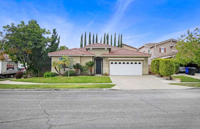 Beautiful 3 Bedrooms 2 Baths Home located in Rancho Cucamonga. photos photos