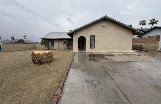 Newly Renovated 3bed/3Bath W/ private studio located in E. Las Vegas photos photos