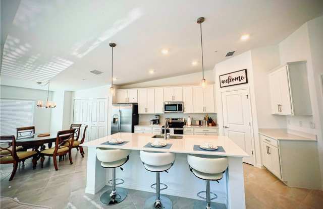 15155 Blufton Lane unit: 523 photos photos