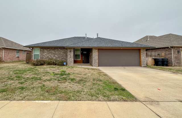 Spacious 3BD/2BTH Home in Moore Gallery 1