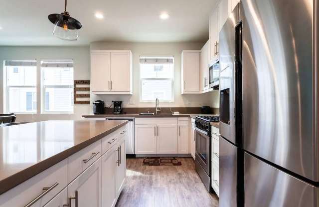 Upgraded everything, solar, beautiful beaches, pool, BBQ area, and more with ALL the amenities photos photos