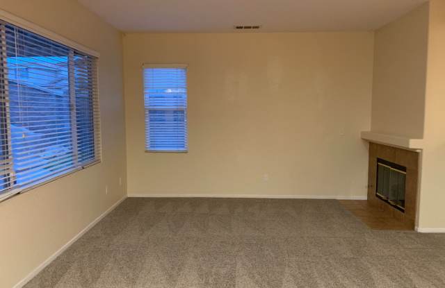 Beautiful Home, 4 Bedrooms, 2.5 baths, 2 Car Garage Gallery 4