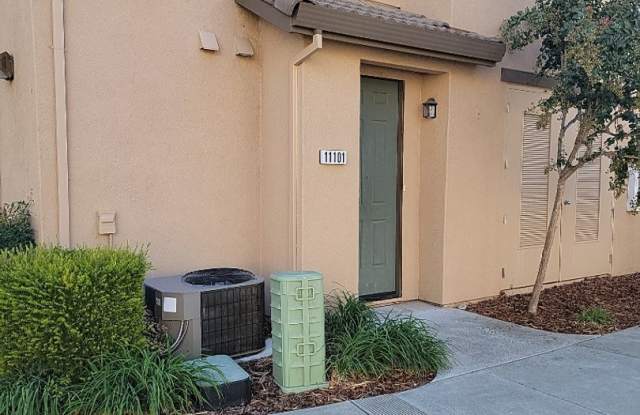 Adorable 3 bedroom 2.5 bath Home photos photos
