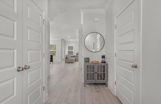 Three Bedroom Two and a half Bath In Hammock Oaks Gallery 4