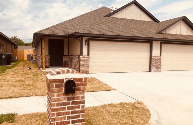 5211 Oakwood Villas Court - 5211 Oakwood Villas Ct, Bethany, OK 73008