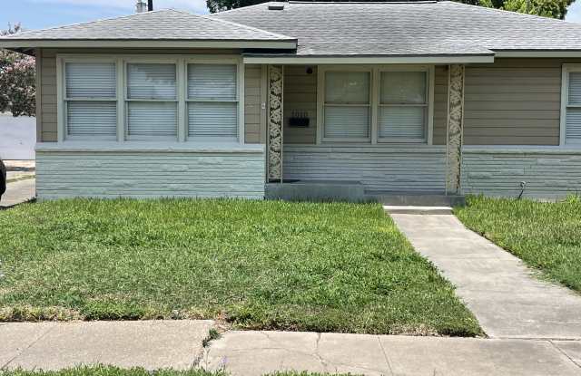 1010 Peerman Pl - 1010 Peerman Place, Corpus Christi, TX 78411