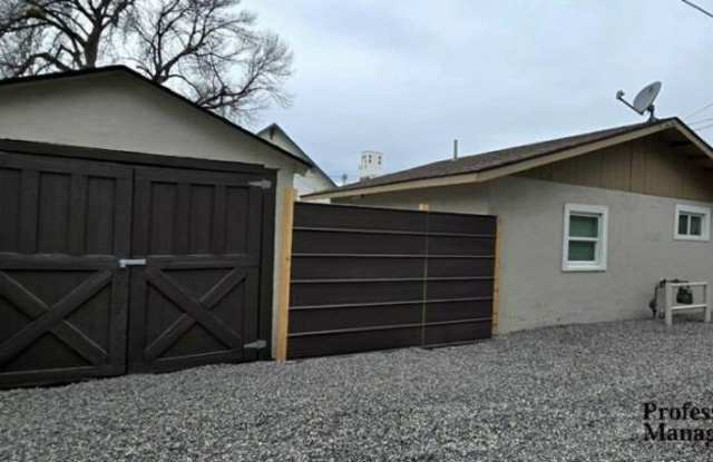 109 1/2 S 35th St photos photos