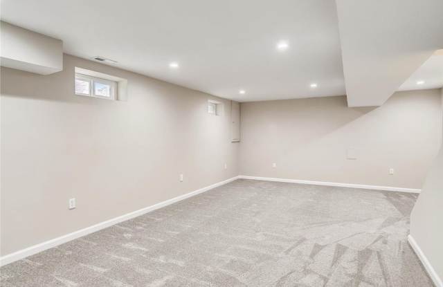 Renovated Townhome with Outdoor Space Gallery 3