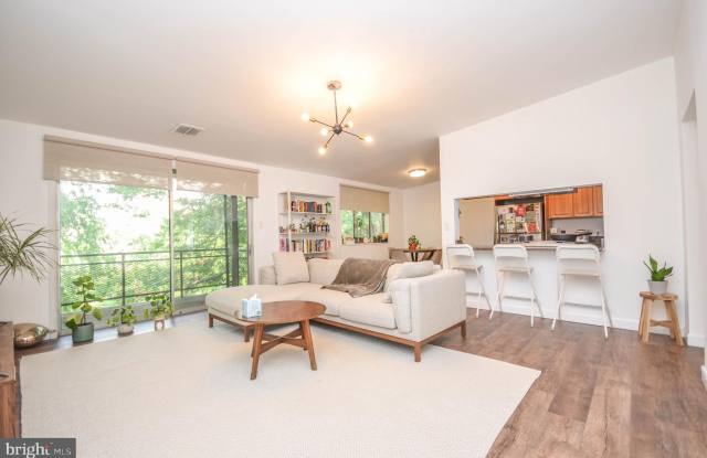 10420 ROCKVILLE PIKE - 10420 Rockville Pike, North Bethesda, MD 20852