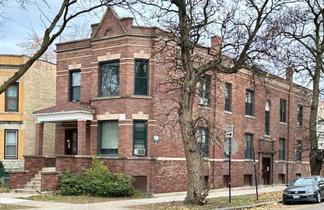 3120 Schubert Gallery 1