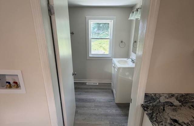 Fully Renovated 3BR Home Gallery 3