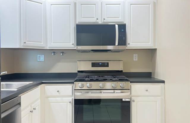 131 CLINTON PL - 131 Clinton Place, Hackensack, NJ 07601