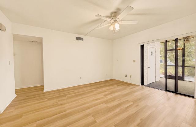 2 bed 2 bath annual rental *** First floor condo *** Kings Lake Community photos photos