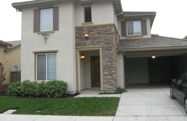 652 Pioneer Ave - 652 Pioneer Avenue, Lathrop, CA 95330