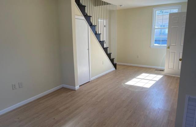 319 POTOMAC AVENUE Gallery 3