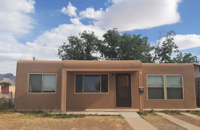 Quaint 2 Bedroom 1 Bath Home Gallery 1