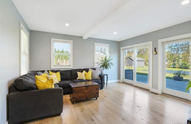 148 Montauk Highway Gallery 2