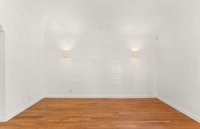 1218 N La Cienega Blvd photos photos