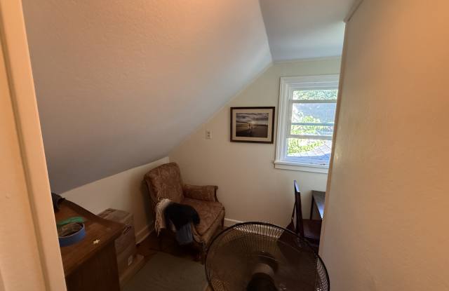 141 PEARSALL PL Gallery 4