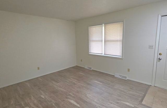 3 Bedroom home Close to Mall! $1395! Gallery 4