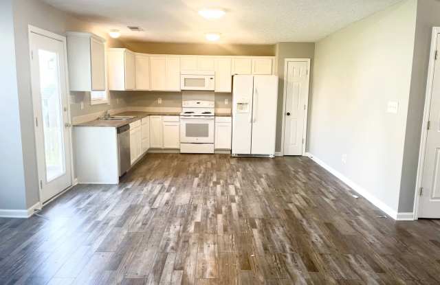 3 Bedroom Single Family Home with Attached Garage! - 221 Prescott Lane, Winchester, KY 40391