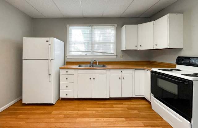 PRELEASING for AUGUST! Close to Campus: In-Unit Washer and Dryer - 2125 West Jackson Street, Muncie, IN 47303