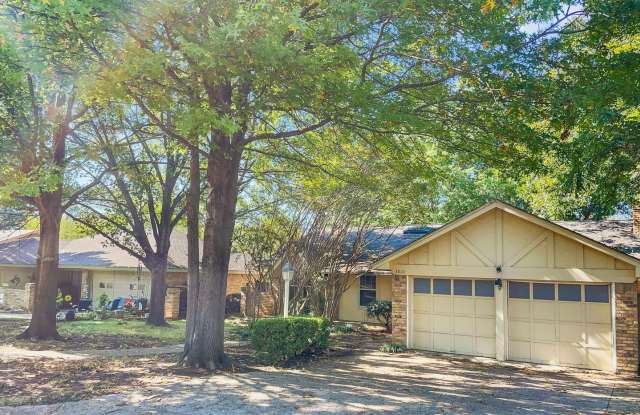 3820 Lynbrook Lane Gallery 2