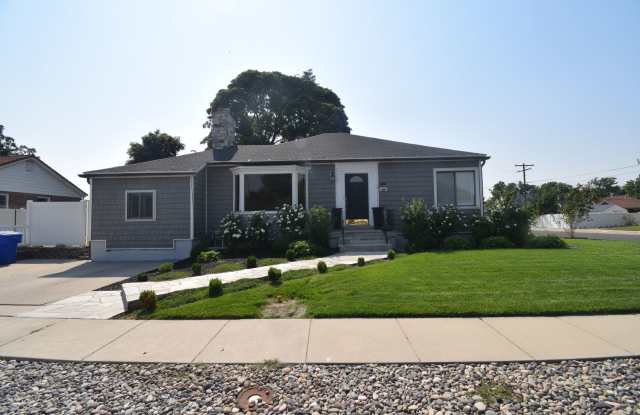 Unique 6 Bedroom Home in Midvale! photos photos