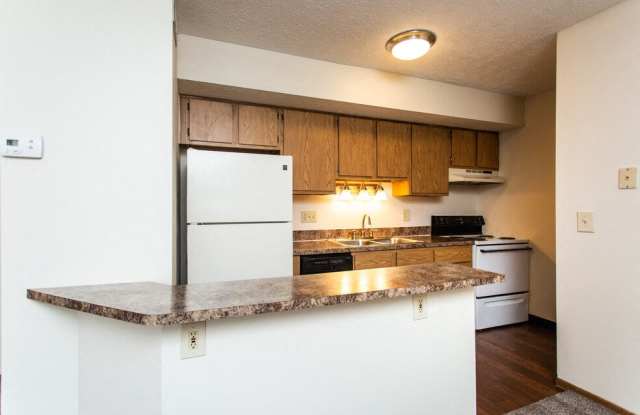 Silver Maple Apartment Homes Gallery 4