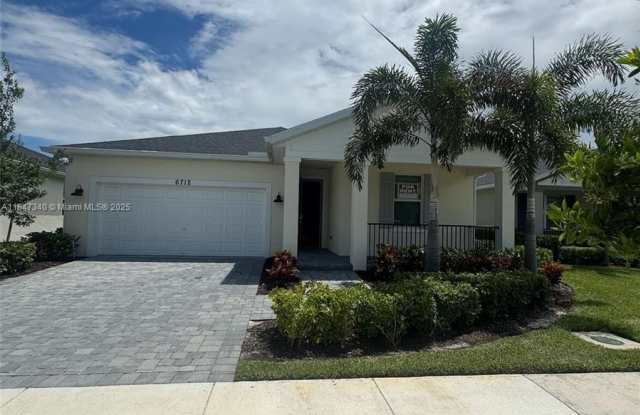6712 NW Cloverdale Ave photos photos