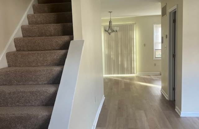 76 Queen Ave photos photos
