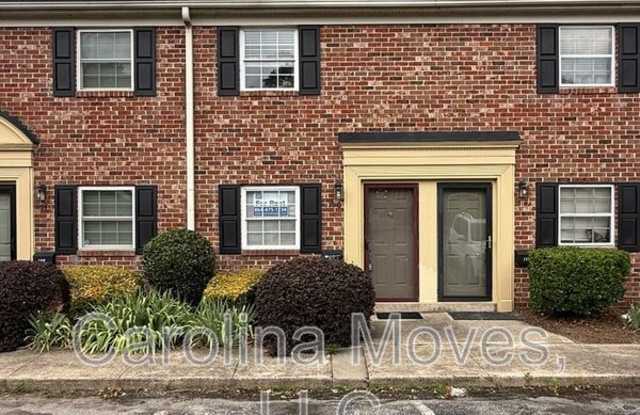 2530 E North St. photos photos