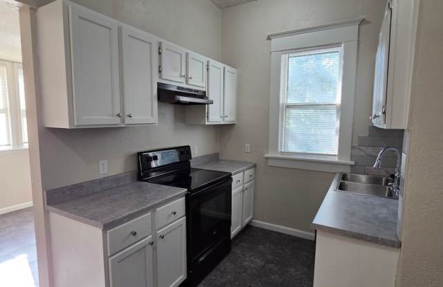 1530 S Topeka - 3 Bedroom, 1 Bathroom Home - $1,095 Gallery 1