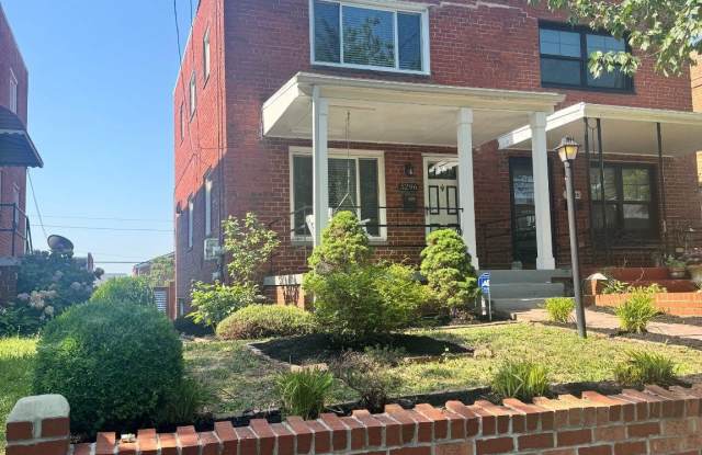 5296 CHILLUM Place NE Gallery 1