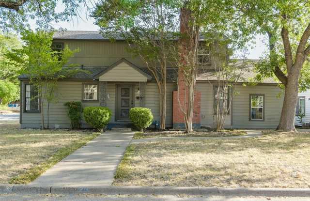 201 Almond Street - 201 Almond Street, Waxahachie, TX 75165