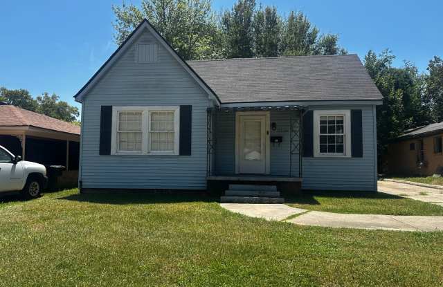 Spacious 3 Bedroom Highland Home Gallery 1