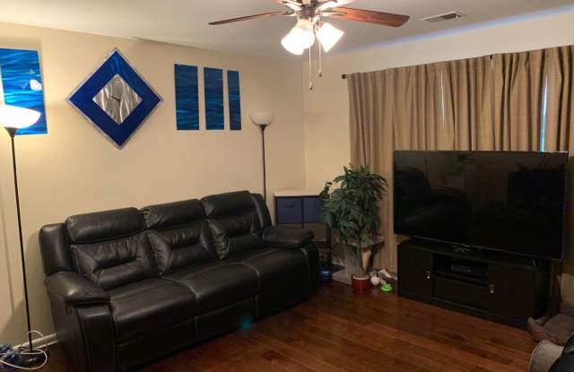 10319 FARRAR AVENUE Gallery 3
