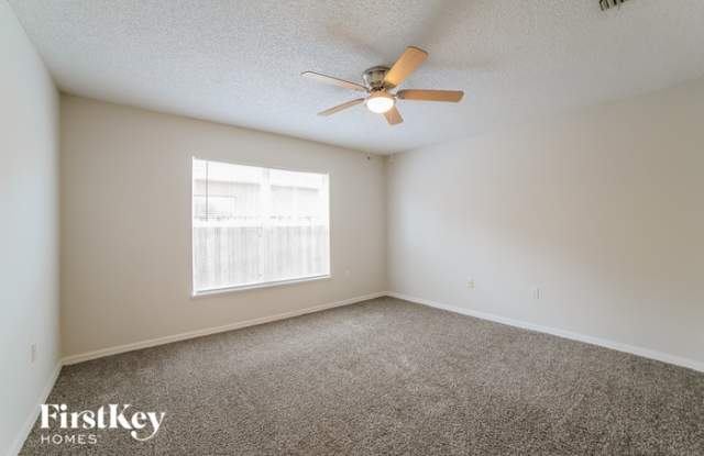12742 Lake Vista Drive Gallery 4