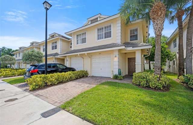 3019 NW 30th Ave photos photos