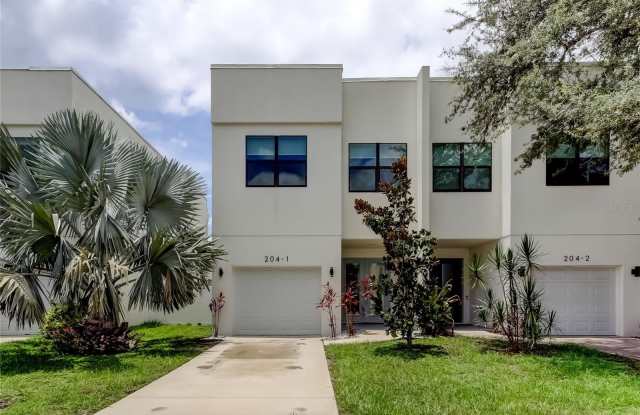 204 N MANHATTAN AVENUE photos photos