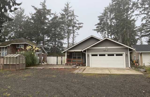 Gardner's delight with this spacious 3-bedroom home! Gallery 1