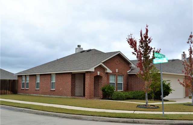 12701 Northern Pine Drive Gallery 4
