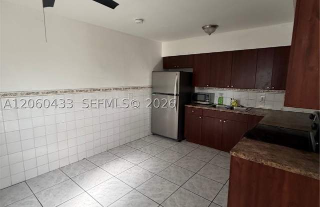 6137 SW 20th Ct Gallery 1