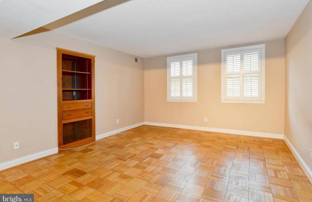 2720 ORDWAY ST NW #2 Gallery 4